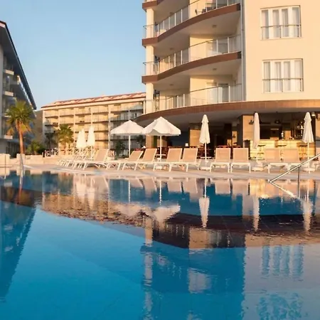 Ramada & Suites By Wyndham Daire Kuşadası