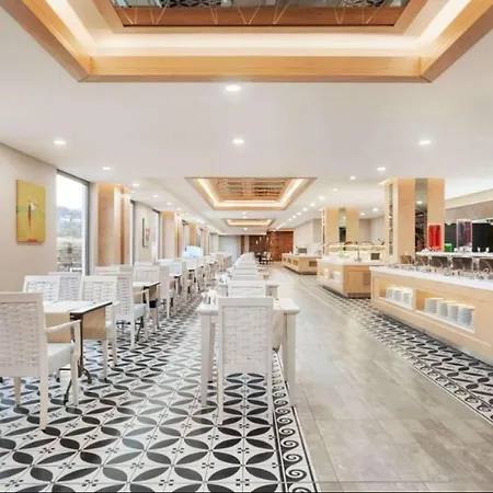 Appartement Ramada & Suites By Wyndham Kusadası